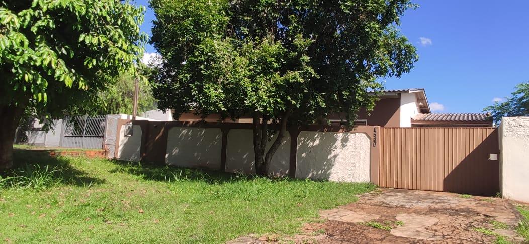 Casa para alugar com 3 quartos, 175m² - Foto 1