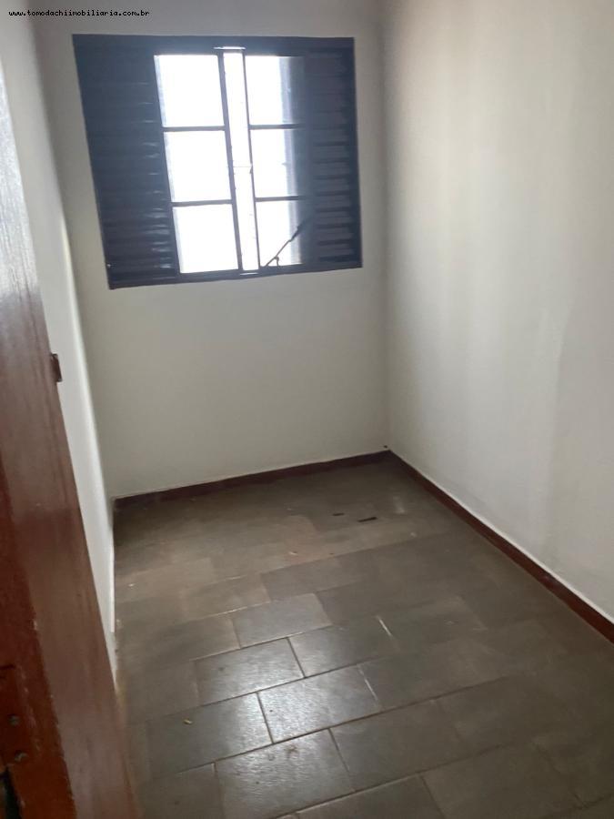 Casa para alugar com 3 quartos, 180m² - Foto 8