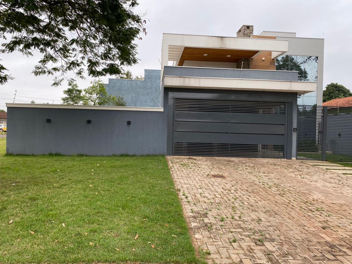 Casa para alugar com 3 quartos, 300m² - Foto 2