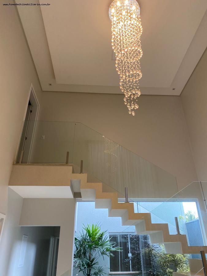 Casa para alugar com 3 quartos, 300m² - Foto 4