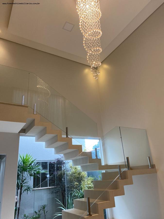 Casa para alugar com 3 quartos, 300m² - Foto 12