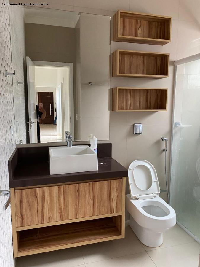 Casa para alugar com 3 quartos, 300m² - Foto 16