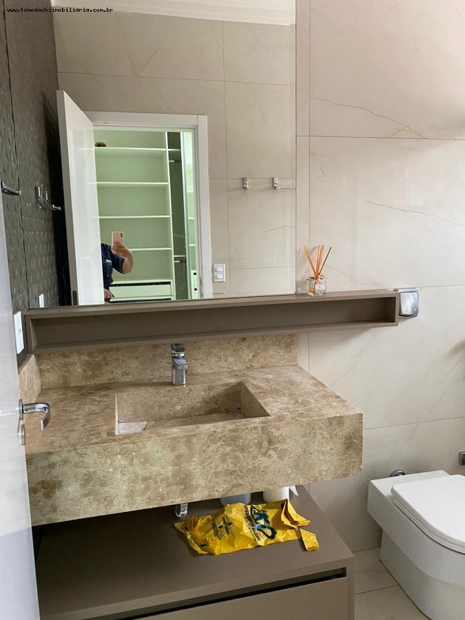 Casa para alugar com 3 quartos, 300m² - Foto 18