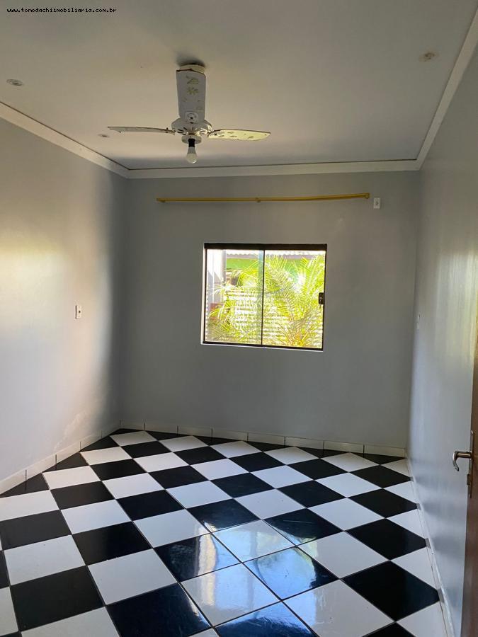 Casa para alugar com 2 quartos, 180m² - Foto 9