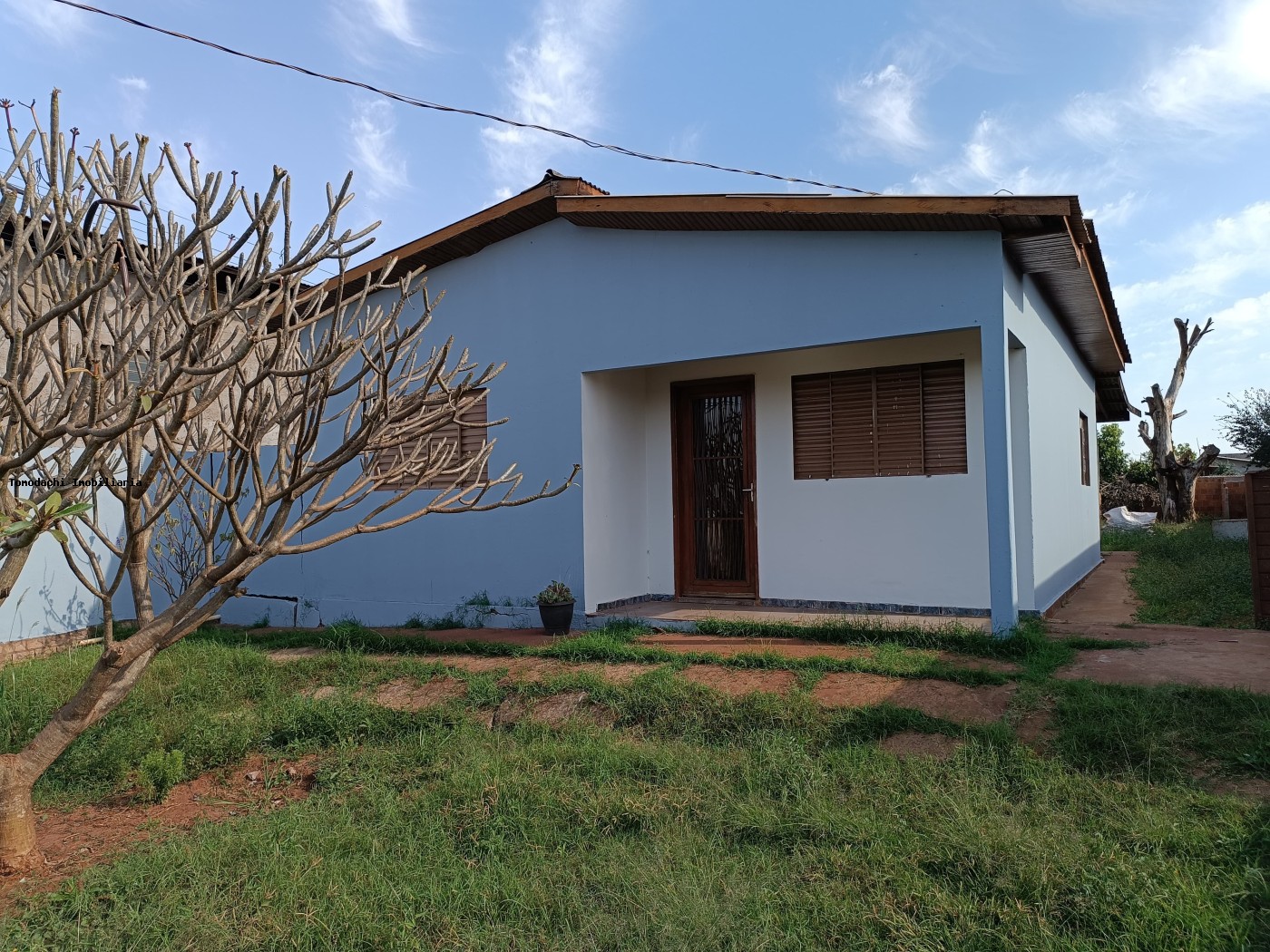 Casa para alugar com 2 quartos, 250m² - Foto 1