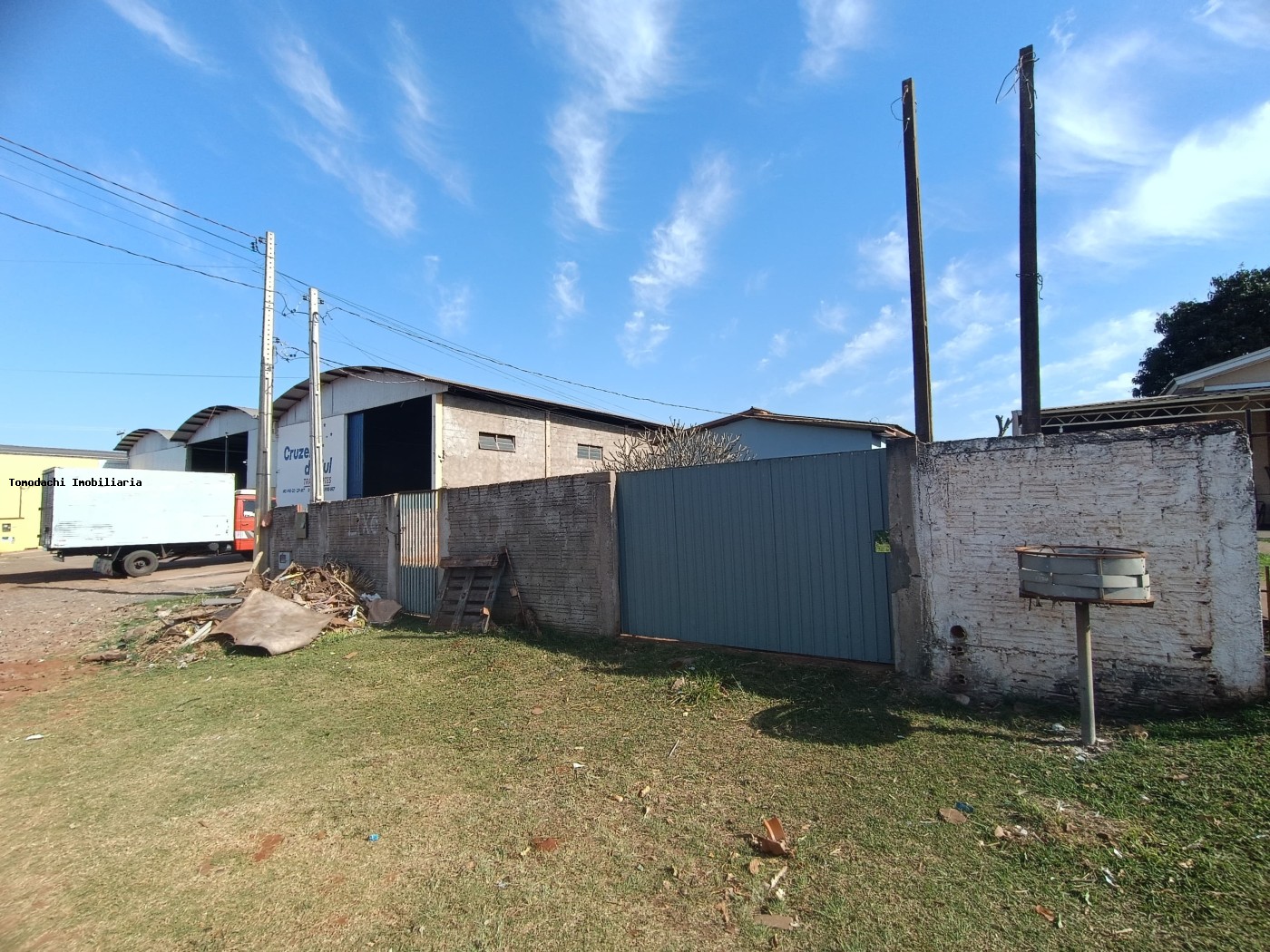 Casa para alugar com 2 quartos, 250m² - Foto 2