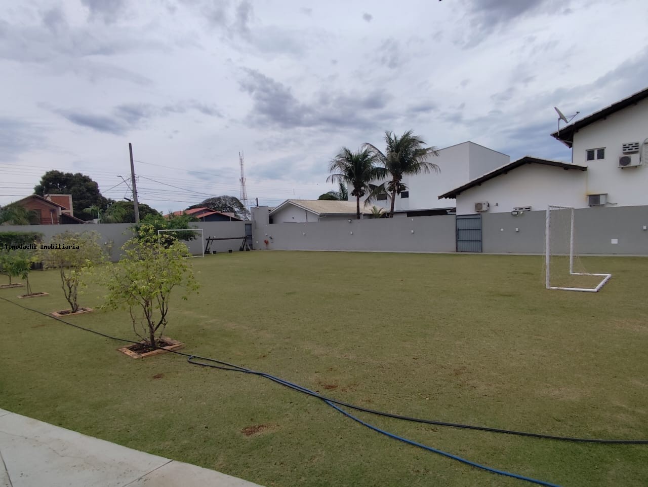 Casa para alugar com 2 quartos, 750m² - Foto 11