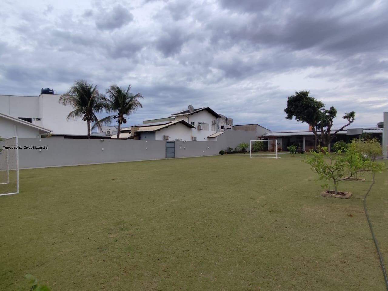 Casa para alugar com 2 quartos, 750m² - Foto 12